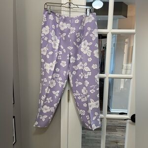 Beautiful women’s silk and linen capris lavender with white flowers sz 12 EUC